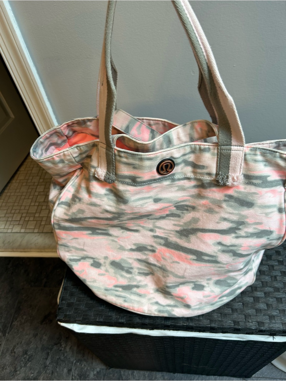 Lululemon Pink Camo Beach Breaker Bag